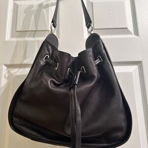 Elegant Black Leather Shoulder Bag